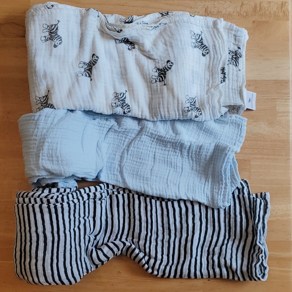 Swaddles